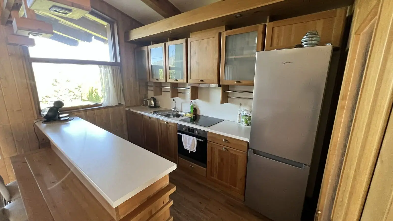 Kitchen & Dining Area